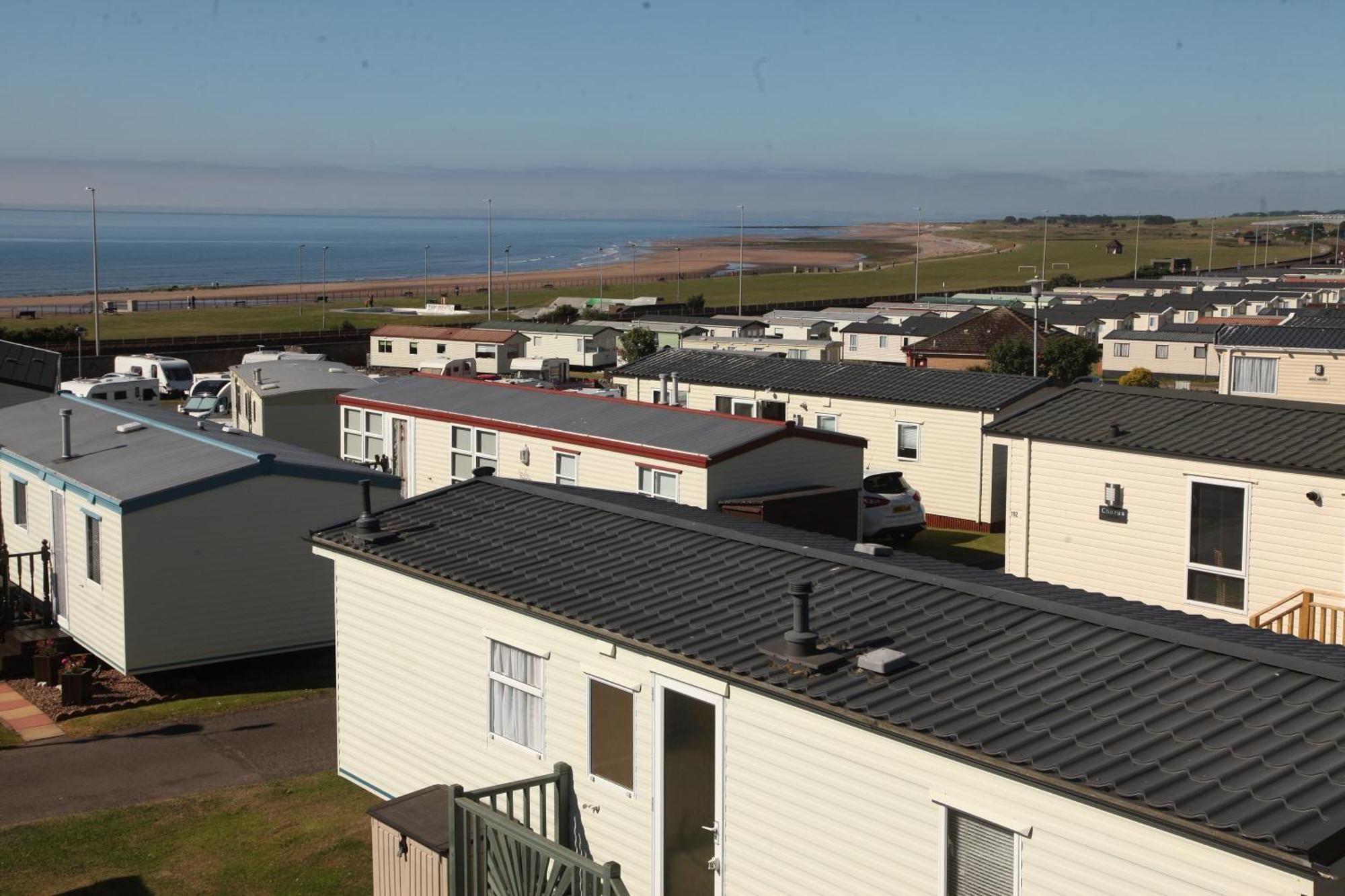Red Lion Holiday Park アーブロース エクステリア 写真