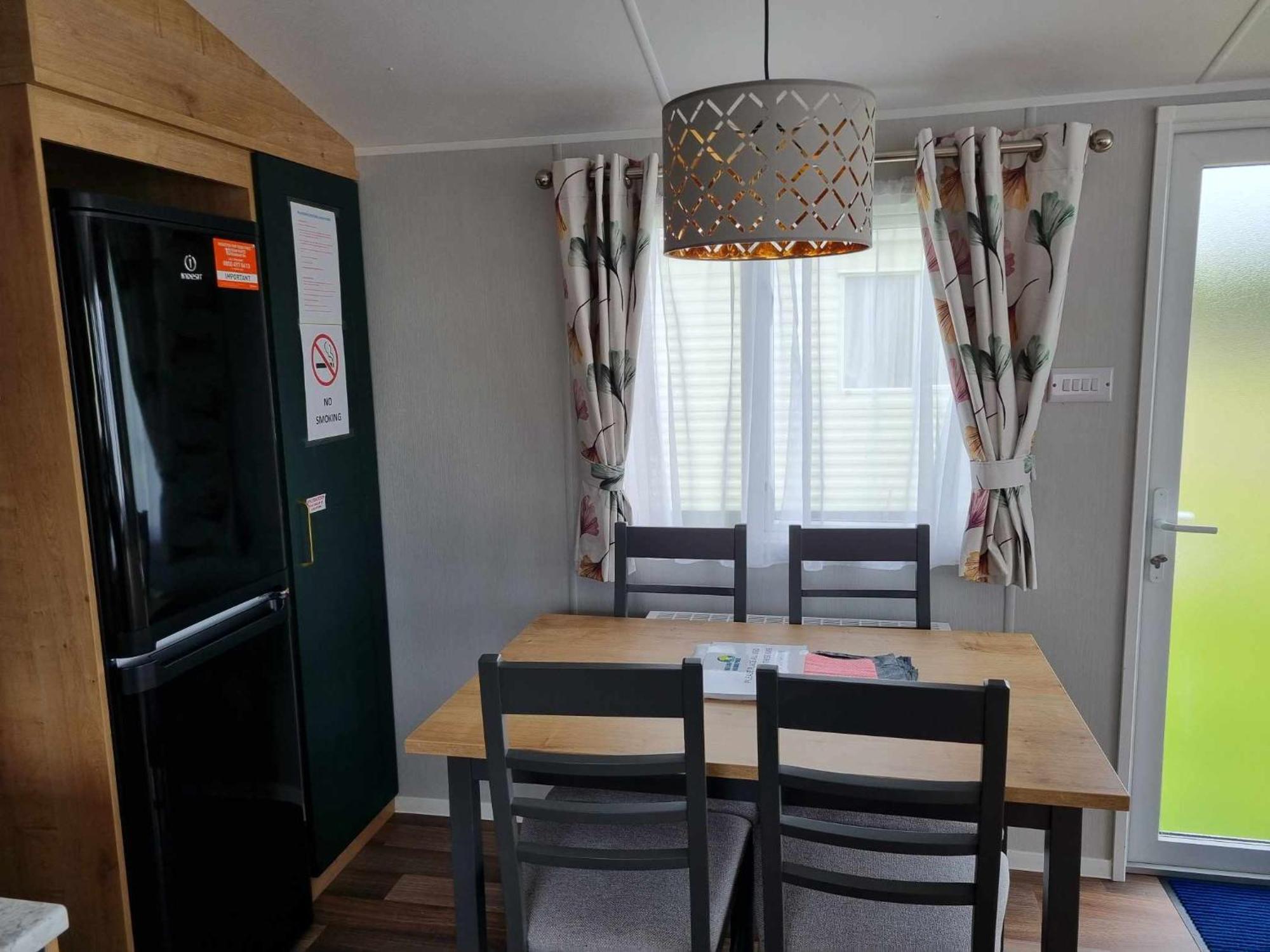 Red Lion Holiday Park アーブロース エクステリア 写真