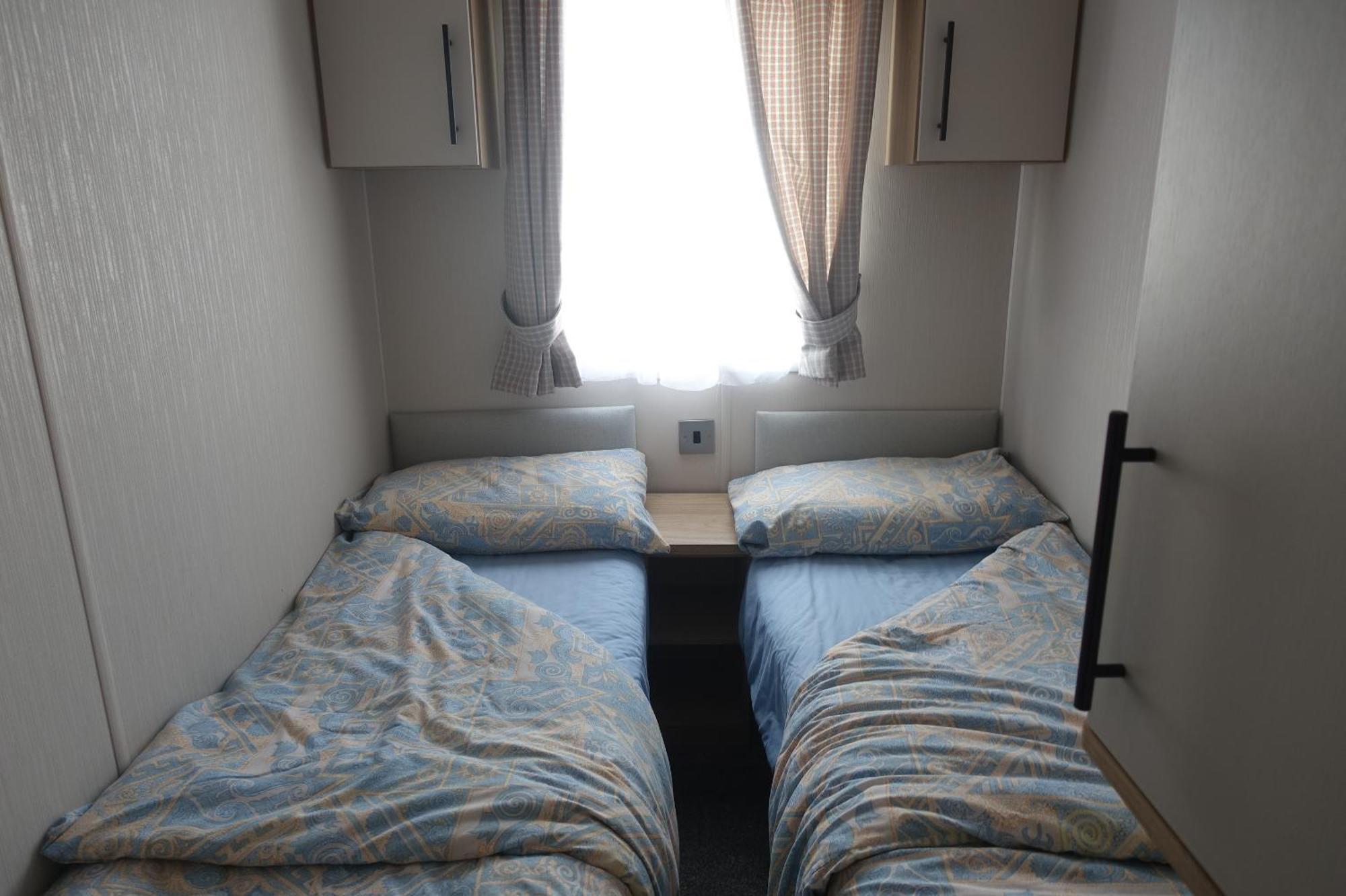 Red Lion Holiday Park アーブロース エクステリア 写真